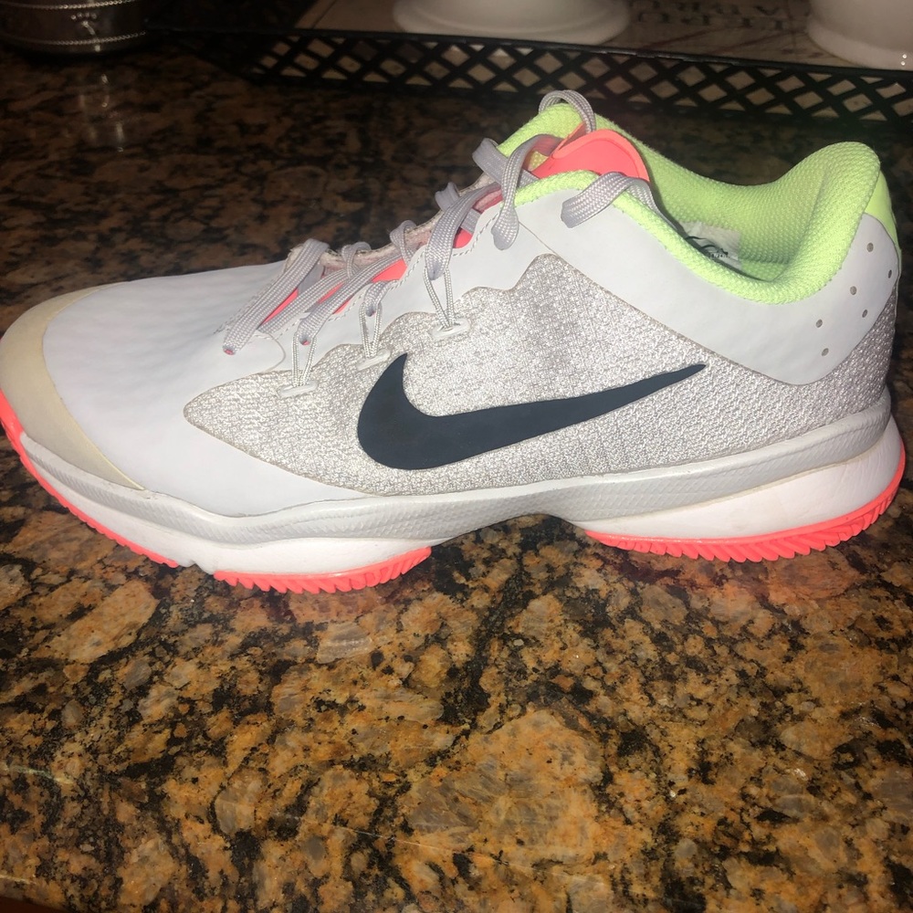 Nike Tennis Shoes